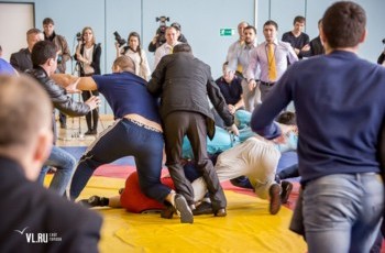 Соревнования по вольной борьбе во Владивостоке обернулись массовой дракой