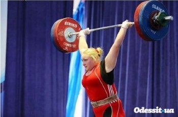 Анастасия Лысенко завоевала серебро чемпионата Европы по тяжелой атлетике