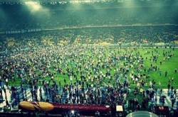 Фанаты устроили беспорядки на «Олимпийском» после победы «Днепра»