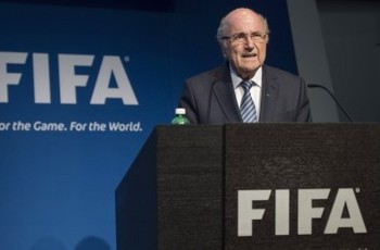 Блаттер покидает пост президента ФИФА