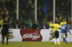 Кубок Америки. Неймар и Бакка устроили драку на футбольном поле