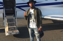 Ленс улетел в Англию