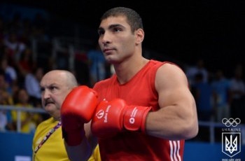 Лучшим спортсменом Украины в октябре стал боксер