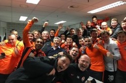 «Шахтер» празднует победу над «Шальке»