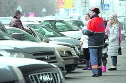 С 1 января в Киеве парковщикам можно не платить