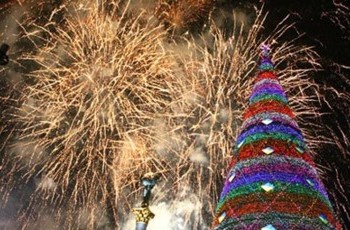 Новогоднее настроение уже витает в центре Киева