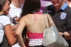 Киевлянки бегают в фан-зону на свидания, а иностранцы в шоке от того, что наши девушки ходят в театры