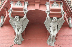 Исторические памятники Киева на выданье