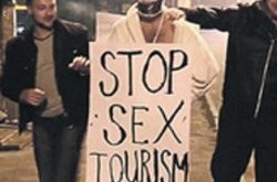 В Киеве секс-туриста из Турции вывезли полуголым на Окружную (видео)