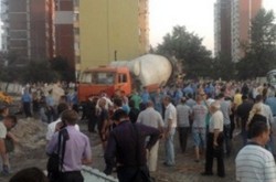 Побоище на Троещине глазами участника: жители штурмовали стройплощадку (ФОТО + ВИДЕО)