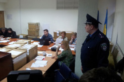 «Лакмусовий» округ у Києві: розкол опозиції й нашестя тролів