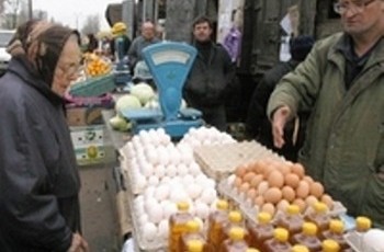 На рынках подешевели яйца, а картофель и лук подорожали