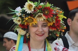 Самые красивые украинки на Мегамарше вышиванок в Киеве