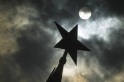 «Черные лебеди» над Кремлем