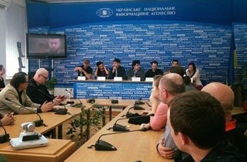 Що робить неокомсомолець Кириленко в уряді