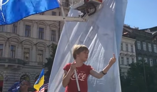 Брехня кремлівського каналу, або Як насправді у Празі зустрічали байкерів Путіна