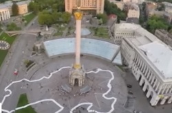 Обриси України із 8 тисяч дитячих малюнків виклали на Майдані Незалежності