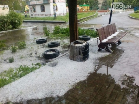 У Дніпропетровську випав град 