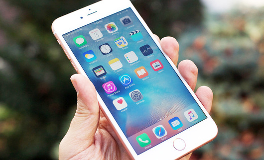 Кримська шахрайка розсилала пакетики чаю замість дешевих смартфонів