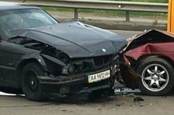 Під Києвом зіткнулися два автомобілі