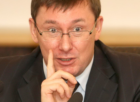 Рада ухвалила законопроект, що дозволить Луценку очолити Генпрокуратуру