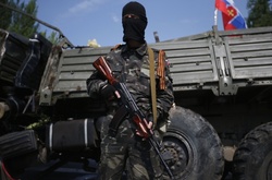 Російсько-терористичні війська на Донбасі посилюють передові позиції