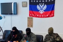 «Акредитація в ДНР». Що, власне, трапилося і хто в цьому винен