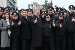 Порошенко в Краматорську привітав новобранців патрульної поліції 