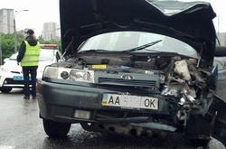 На бульварі Дружби Народів жінка-водій влаштувала жорстку лобову ДТП