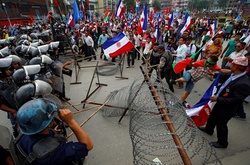 У Непалі етнічні меншини другий день б'ються з поліцією