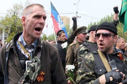 РФ завезла на Донбас бланки паспортів і 1,2 млрд рублів - розвідка