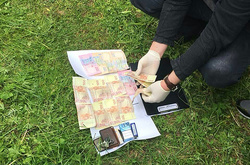 В Сумській області на хабарі затримали поліцейського