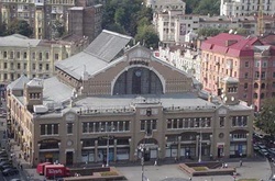 Бессарабську площу обладнають зеленою огорожею