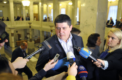 «Народний фронт» вимагає не розділяти питання деокупації Криму і Донбасу