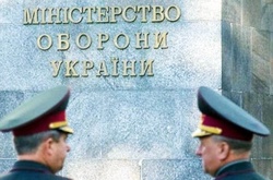 Колишні міністри оборони відчужували та продавали оборонне майно, - комітет з нацоборони