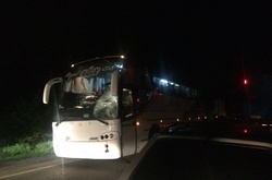 На Львівщині рейсовий автобус насмерть збив людину в камуфляжі