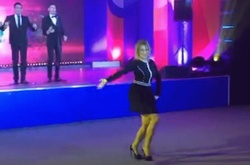 Речник МЗС РФ станцювала прямо на очах здивованих журналістів