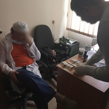 У Львові поліцейські затримали завідувача-хабарника кардіологічного центру
