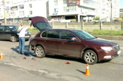 Жахливе ДТП в Києві: джип розчавив чоловіка об інший автомобіль