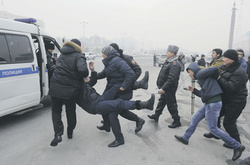 Росія підтягує війська до Казахстану? Росіянам заборонили викладати інформацію в соцмережах