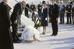 От принцессы Дианы до Папы Римского: исторические фотографии знаменитостей в лондонском Аэропорту Гатвик 