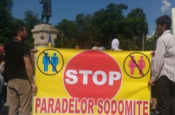 Православні активісти не дозволили провести гей-парад у Кишиневі