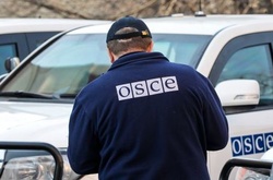 У Донецьку російський генерал організував «акцію протесту» населення проти місії ОБСЄ