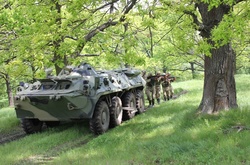 Репетиція війни. Як муштрують українських курсантів у польових умовах