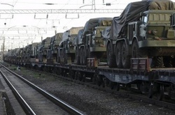 У Дебальцевому зафіксовано ешелони з боєприпасами і БТР з Росії 