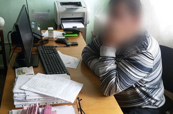 За день оперативники УЗЕ затримали на хабарі 6 посадовців 