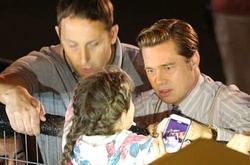 Брэд Питт спас ребенка от толпы собственных фанатов