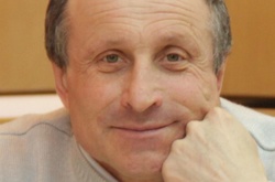 В окупованому Криму ФСБ викликає на допит дружину і сина журналіста Семени