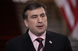 На фасаді Одеської обласної адміністрації вивісять портрет Савченко