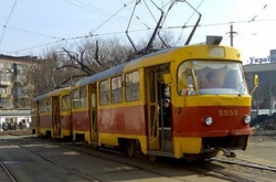 Озброєний чоловік пограбував трамвай у Києві